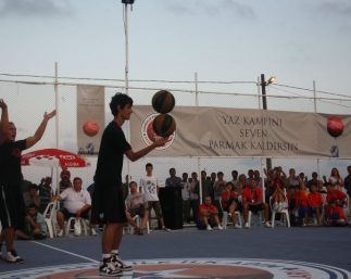 304484_10150357499105519_284089750518_10259394_2210113_n